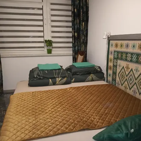 Center-zlota Str. Apartman Varsó